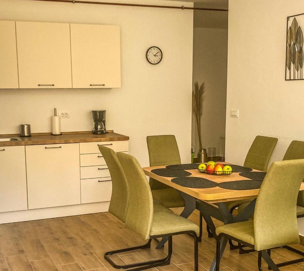 Apartment Mare Pula Exterior photo
